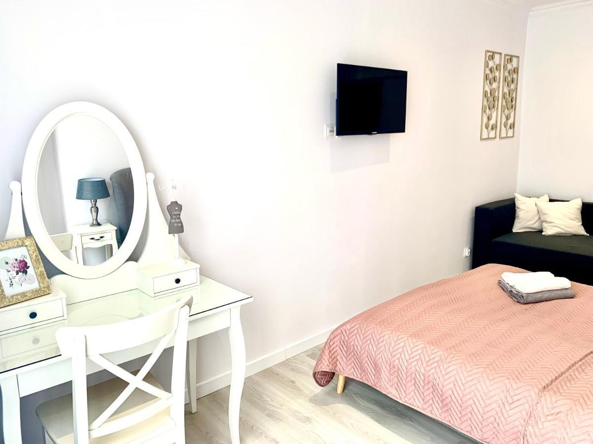 Apartamenty Sienkiewicza - Bezplatny Parking, Centrum, Park, Fv Kielce Exteriör bild